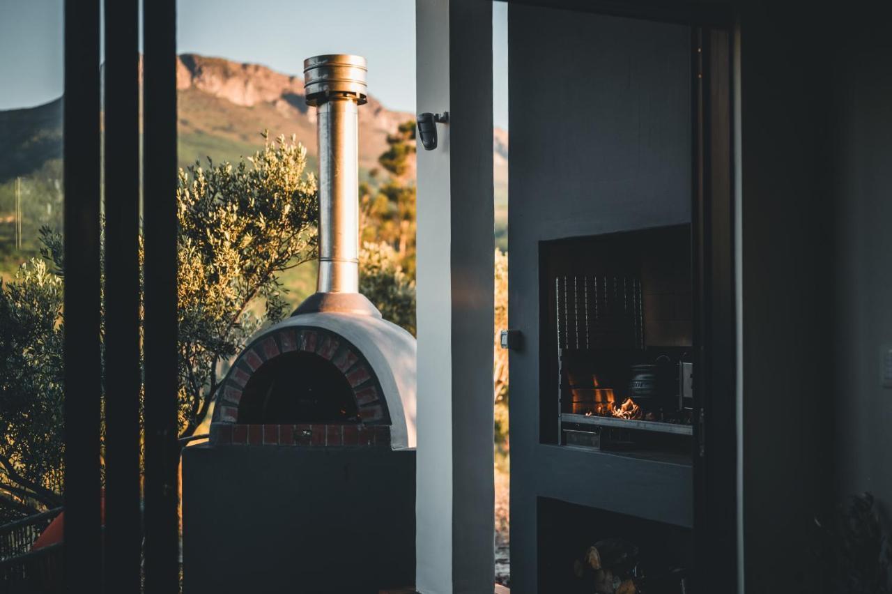 Untether On Olive View Wellington Bagian luar foto